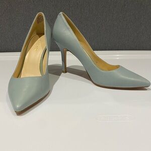 Nine West size 6 pumps with 3.5 inch heels